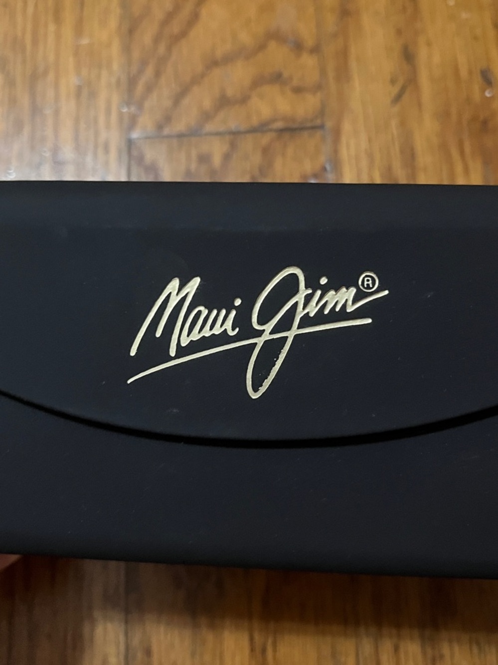 Maui Jim Black Sunglass Case with Gold Logo - Picture 2 of 8
